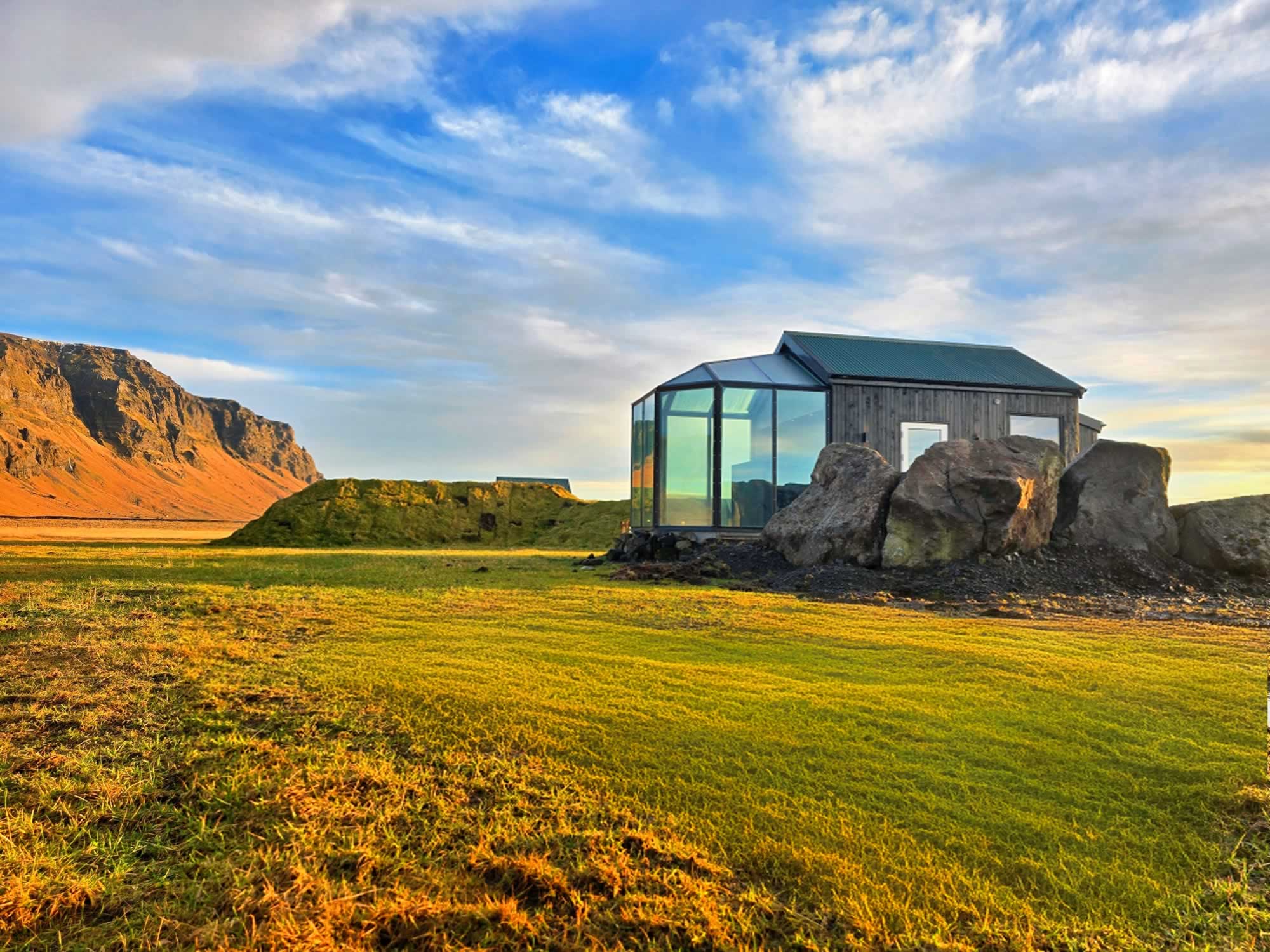 aurora-cabin-2025121317323394