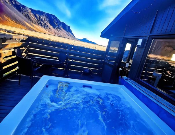 green-farm-stay-iceland-private-hot-tub-day